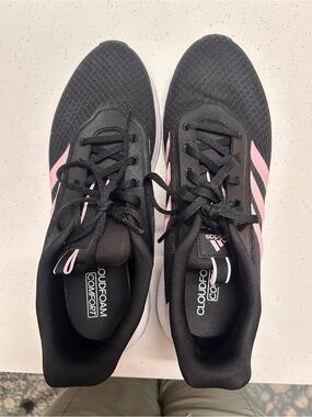 NWOB Adidas  Women’s Black Athletic Sneakers with Pink Stripes size 10